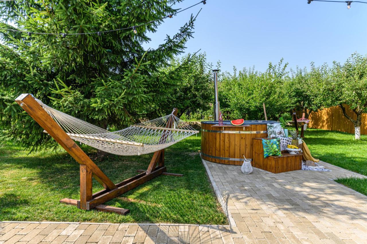 Orchard Villa Brasov Luaran gambar