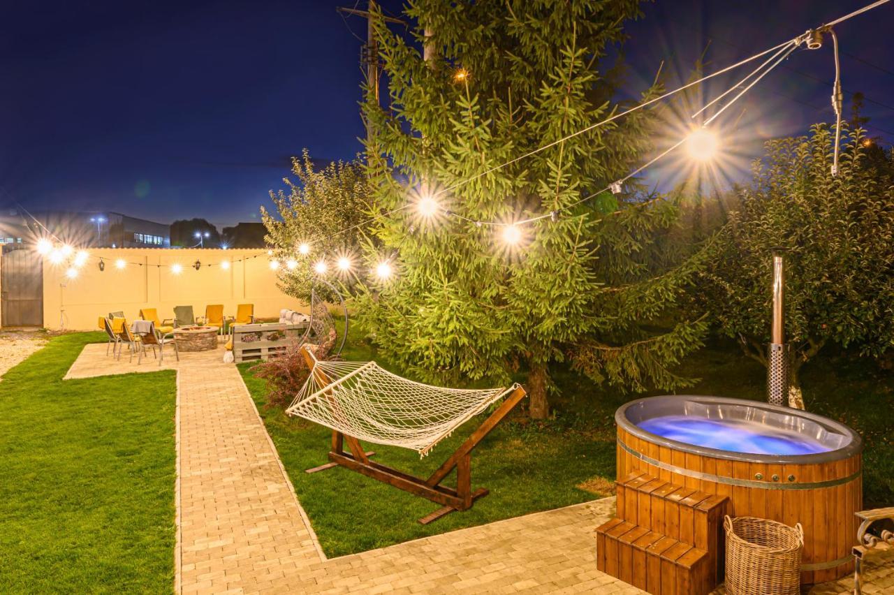 Orchard Villa Brasov Luaran gambar