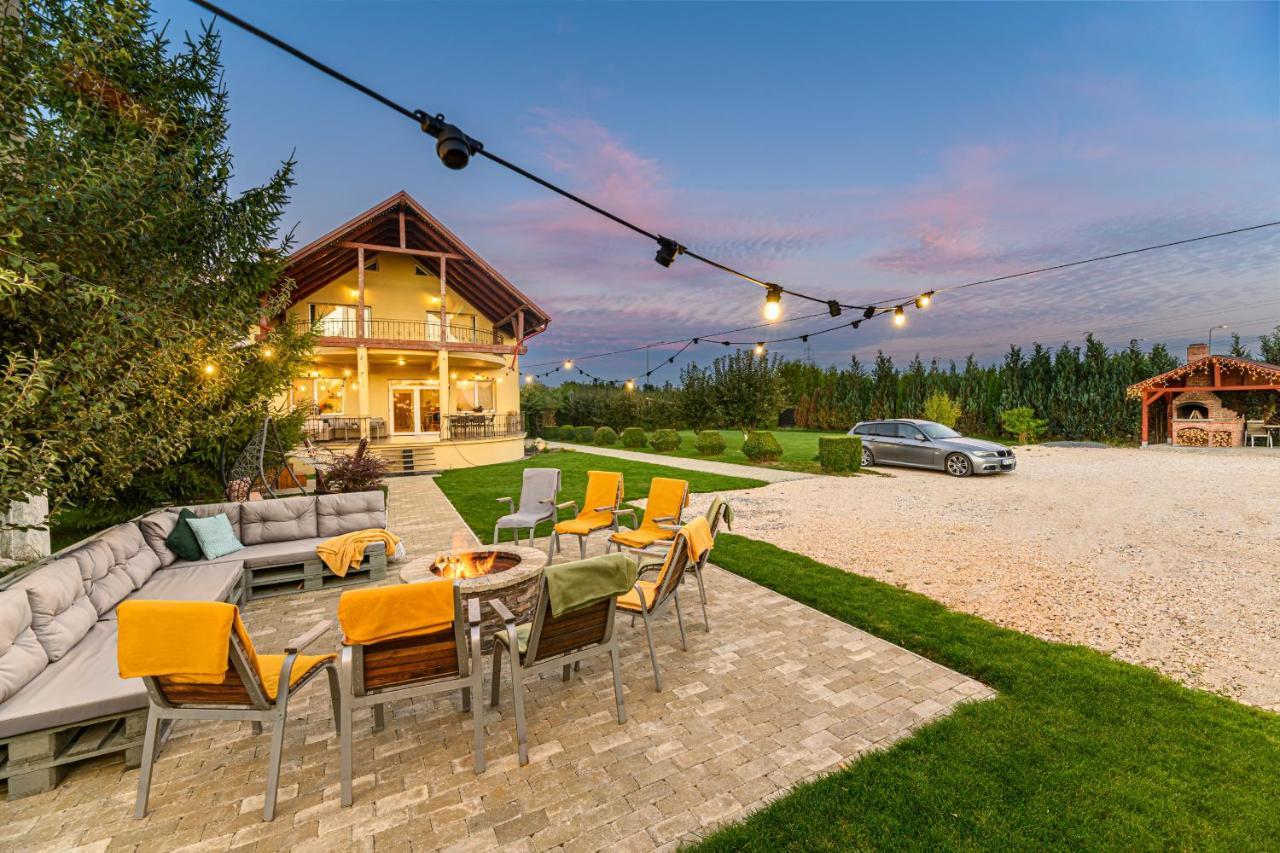 Orchard Villa Brasov Luaran gambar