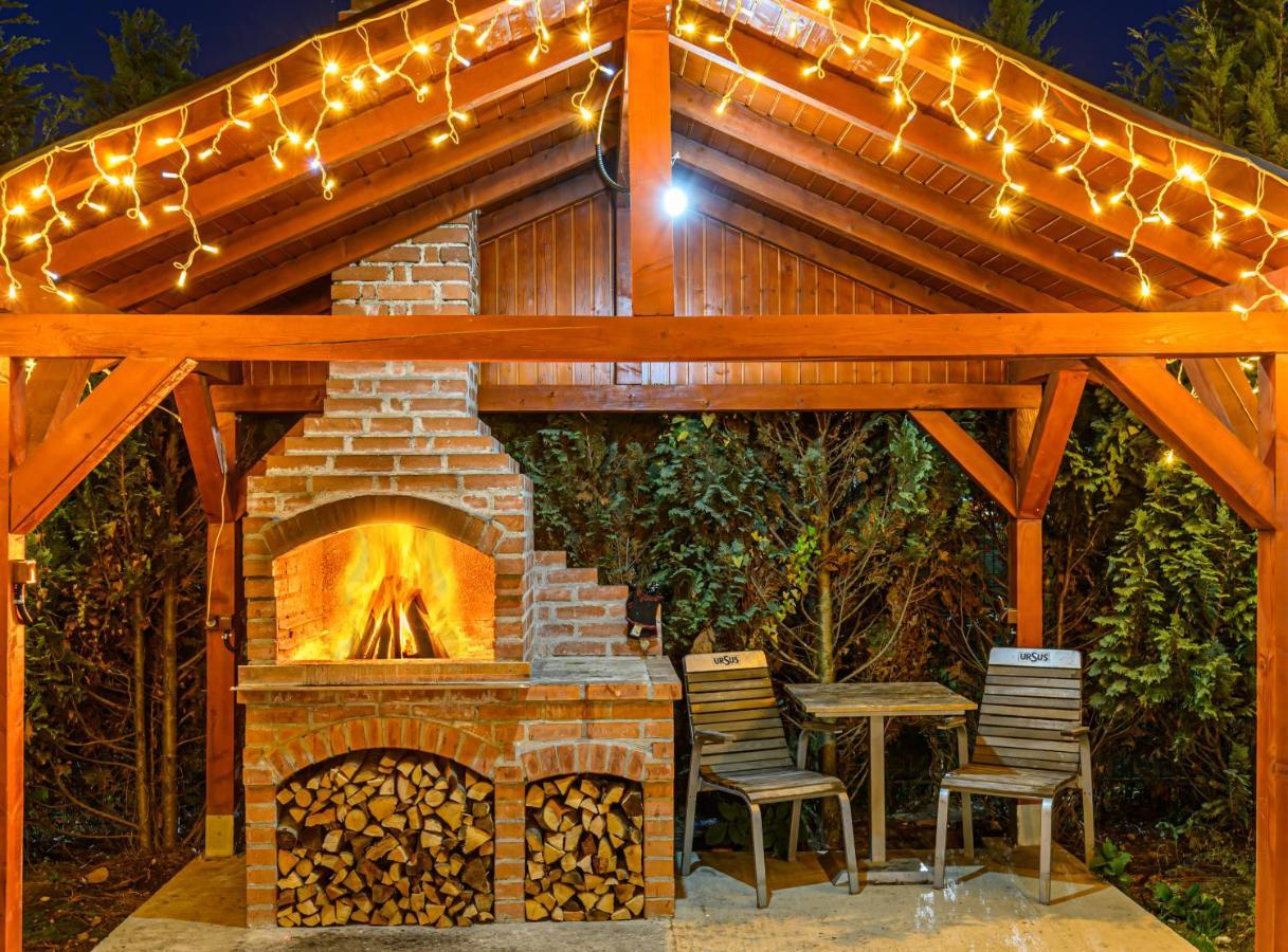 Orchard Villa Brasov Luaran gambar