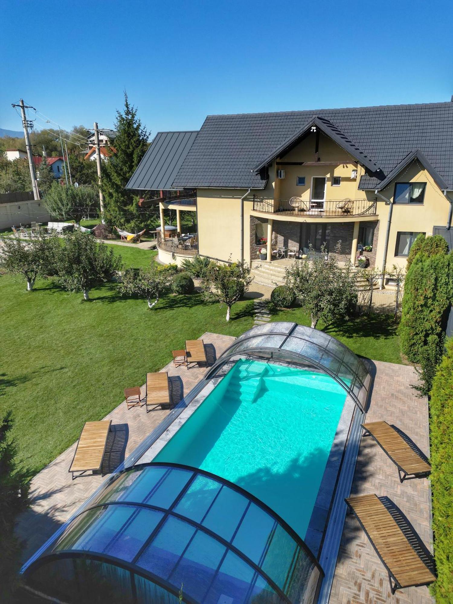 Orchard Villa Brasov Luaran gambar